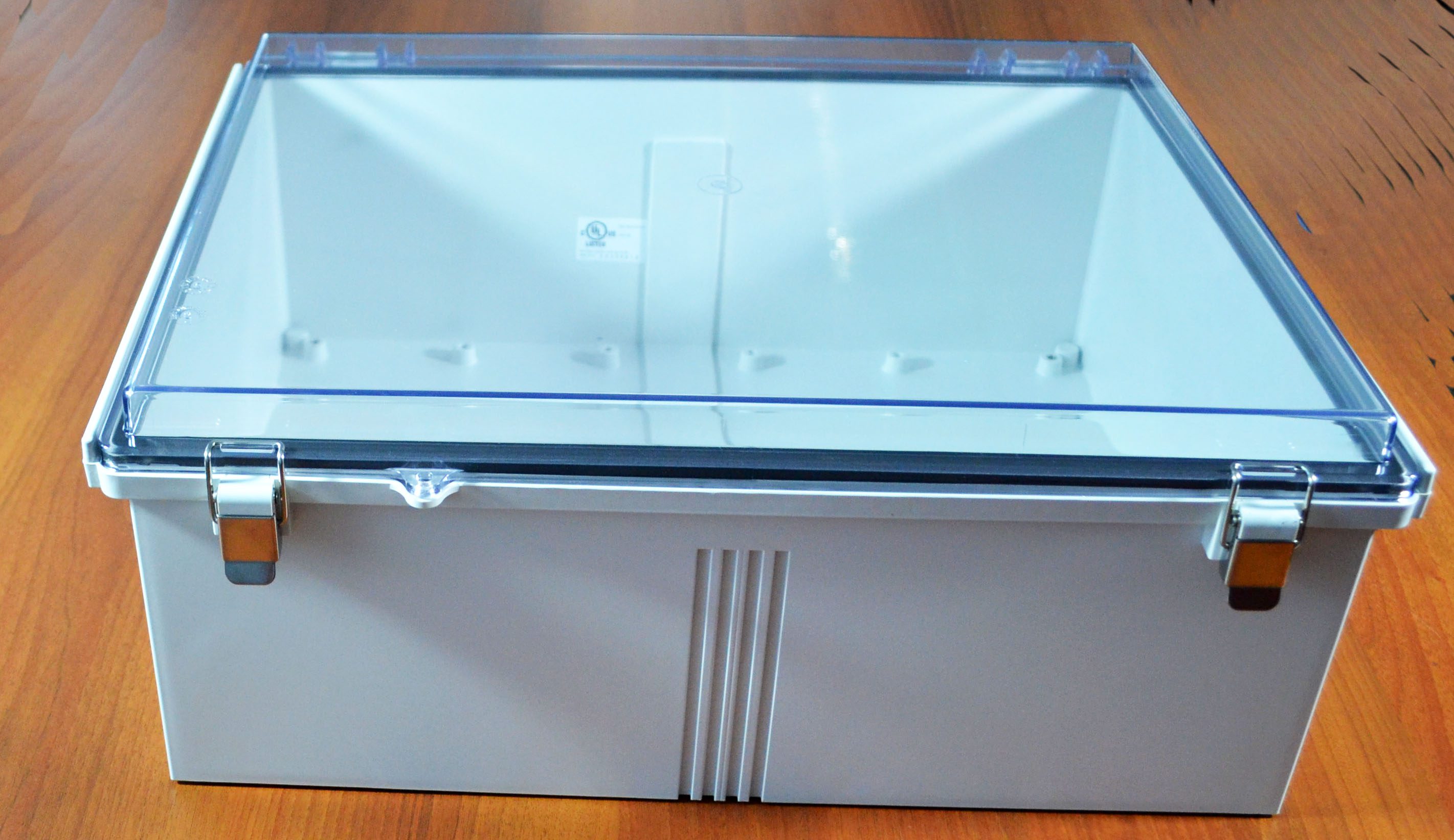 Fiberglass Box with Stainless Steel Latch and Clear Cover PTQ11076C